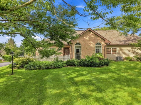 Condo For Sale - 136 Cambridge Drive Dr<br/> Springdale Twp, PA 15049