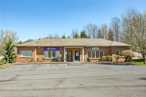 Photo of 204 Spruce Dr, Slippery Rock, PA 16057 (MLS # 1747978)