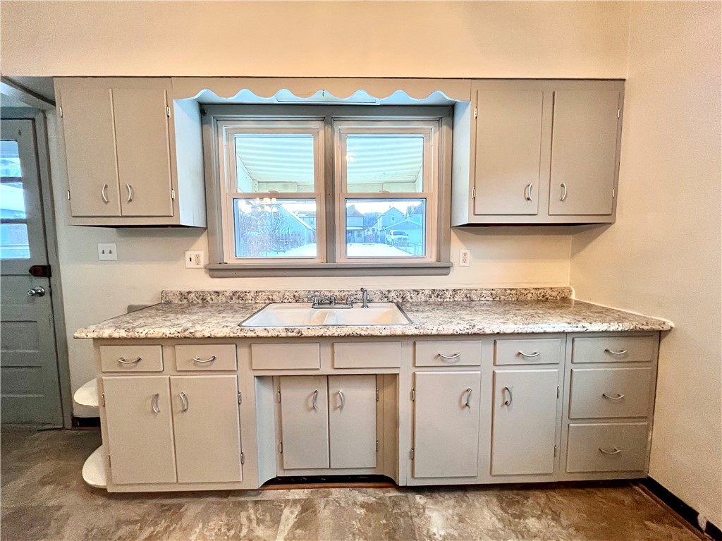 Beaver Falls, Pennsylvania 15010, United States, 2 Bedrooms Bedrooms, ,1 BathroomBathrooms,Residential,Active,16045