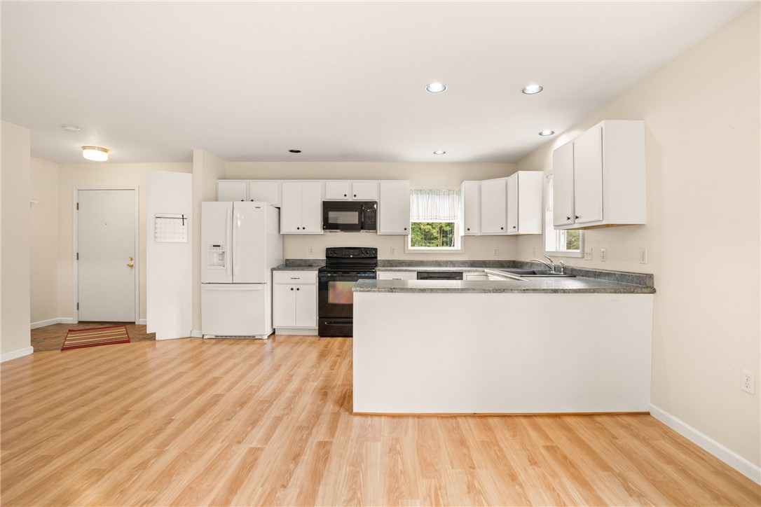 Salisbury, Pennsylvania 15558, United States, 1 Bedroom Bedrooms, ,2 BathroomsBathrooms,Residential,Active,197971