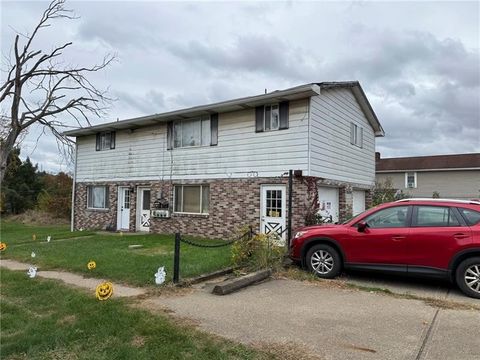 Photo of 216 E Jackson St, Houston, PA 15342 (MLS # 1747074)