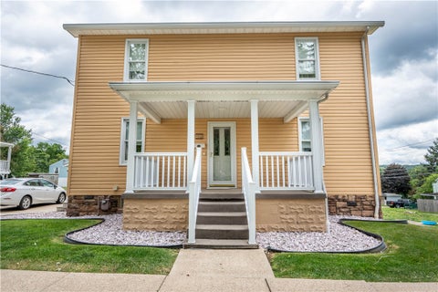 Photo of 211 Cleveland St, Kittanning, PA 16201 (MLS # 1760951)