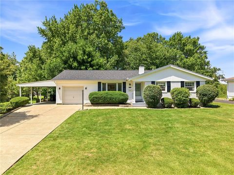 Photo of 2259 Saratoga Dr, Hermitage, PA 16148 (MLS # 1761620)