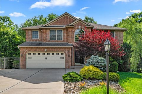 Photo of 305 Daniela Dr, New Kensington, PA 15068 (MLS # 1761926)