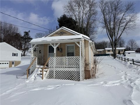 Homes For Sale - 824 King St St<br/> Armstrong County, Worthington, PA 16262