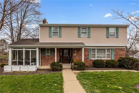 Photo of 1011 Apple Hill Ln, Allison Park, PA 15101 (MLS # 1747050)