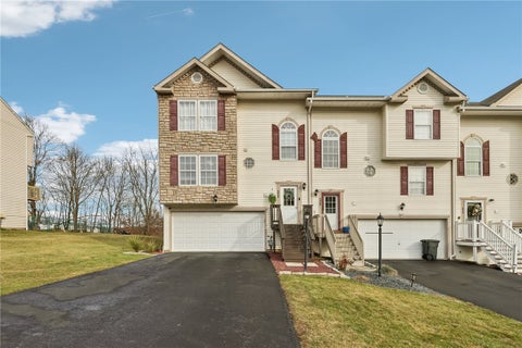 Photo for 892 Talon Ct