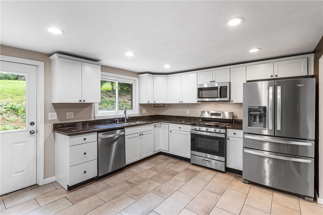 Baldwin Boro, Pennsylvania 15236, United States, 5 Bedrooms Bedrooms, ,3 BathroomsBathrooms,Residential,Contingent,137255