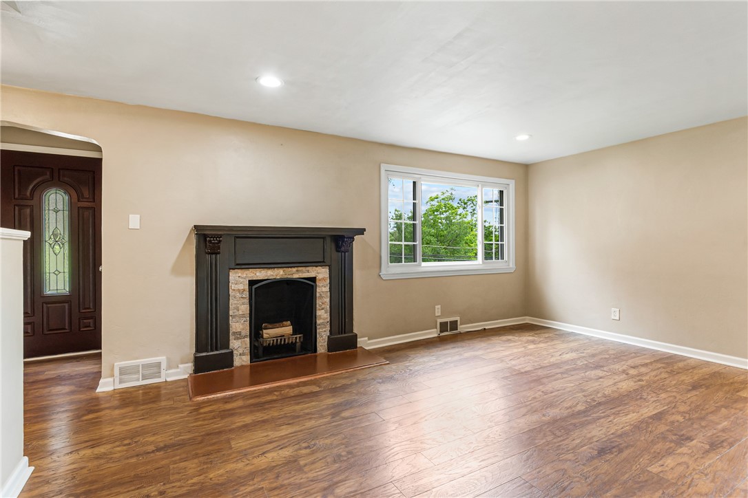 Baldwin Boro, Pennsylvania 15236, United States, 5 Bedrooms Bedrooms, ,3 BathroomsBathrooms,Residential,Contingent,137255