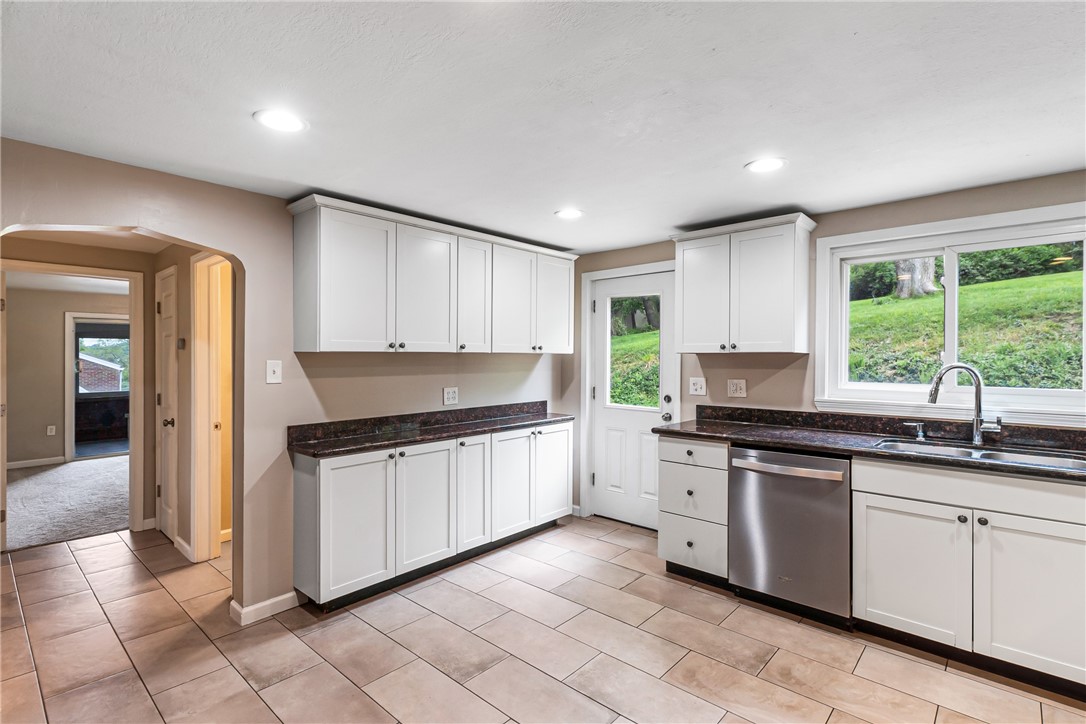 Baldwin Boro, Pennsylvania 15236, United States, 5 Bedrooms Bedrooms, ,3 BathroomsBathrooms,Residential,Contingent,137255