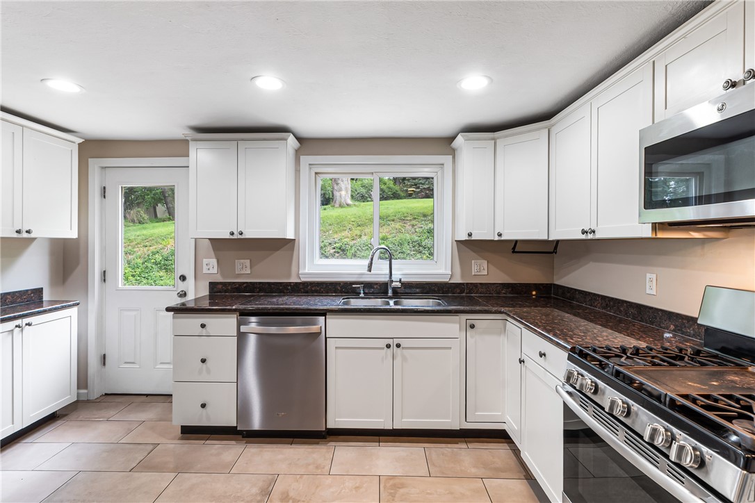 Baldwin Boro, Pennsylvania 15236, United States, 5 Bedrooms Bedrooms, ,3 BathroomsBathrooms,Residential,Contingent,137255