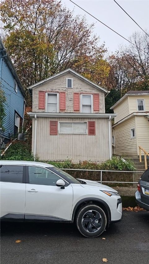 Photo of 831 Prospect Ave, Charleroi, PA 15022 (MLS # 1731860)