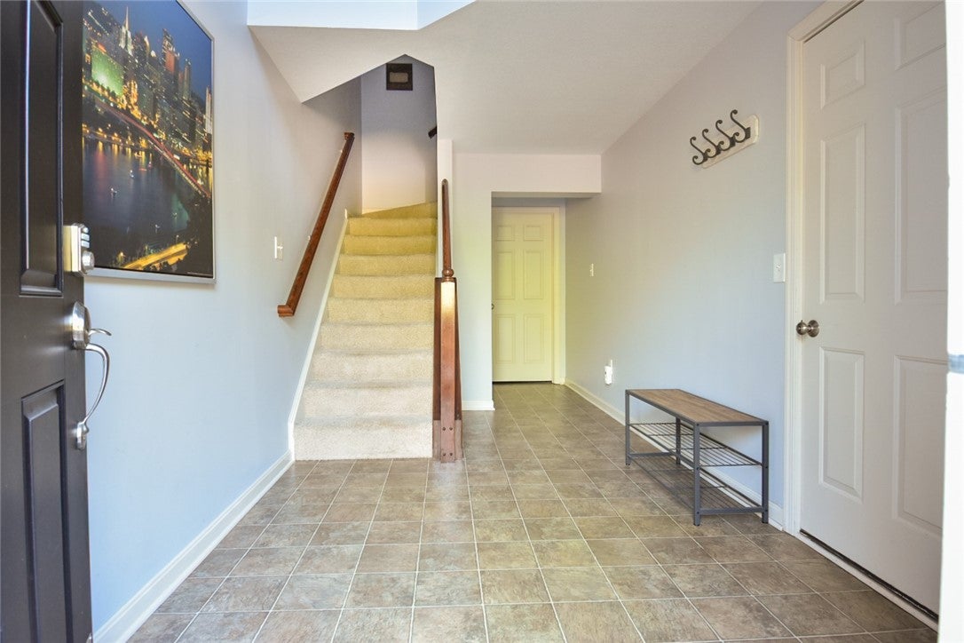957 Montclair Dr