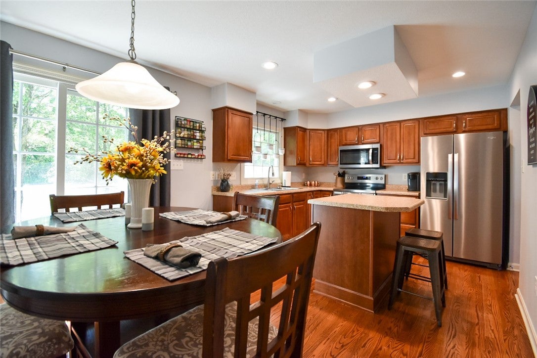 957 Montclair Dr