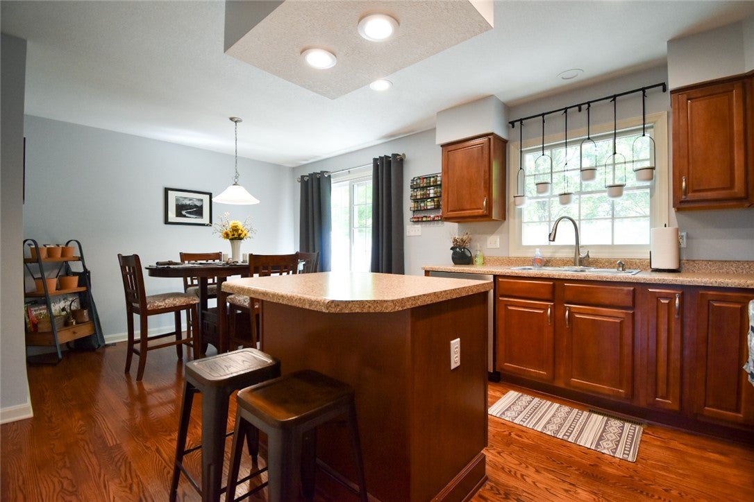 957 Montclair Dr
