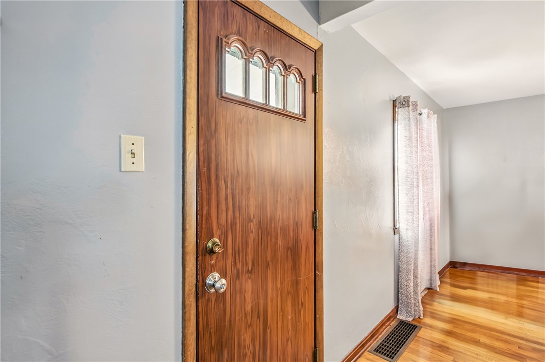 1373 Glenwood Dr Dr, Sharon, Pennsylvania image 3