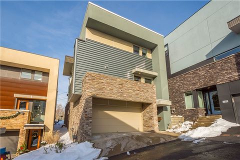 15 Bailey Park Ln Mt Washington PA 15210