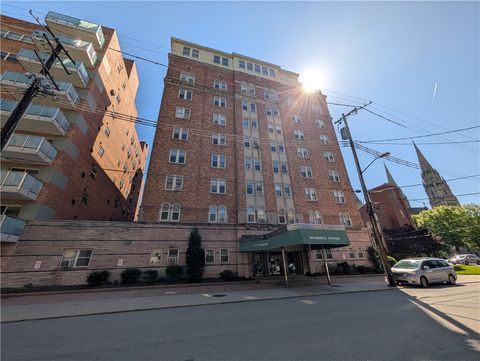 Photo of 144 N Dithridge St #403, Pittsburgh, PA 15213 (MLS # 1751868)