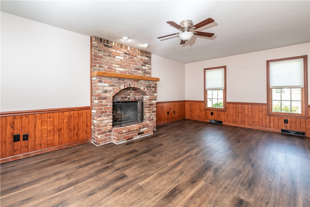 Seven Fields Boro, Pennsylvania 16046, United States, 4 Bedrooms Bedrooms, ,3 BathroomsBathrooms,Residential,Active,219156