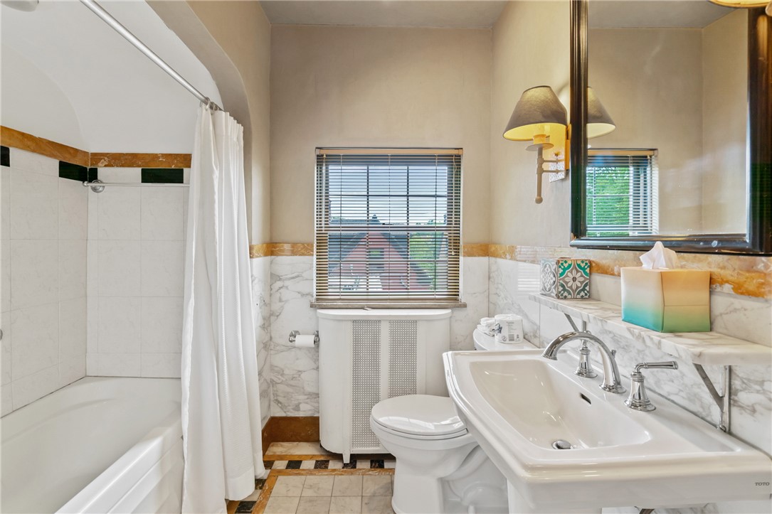 Squirrel Hill, Pennsylvania 15217, United States, 4 Bedrooms Bedrooms, ,4 BathroomsBathrooms,Residential,Active,155805