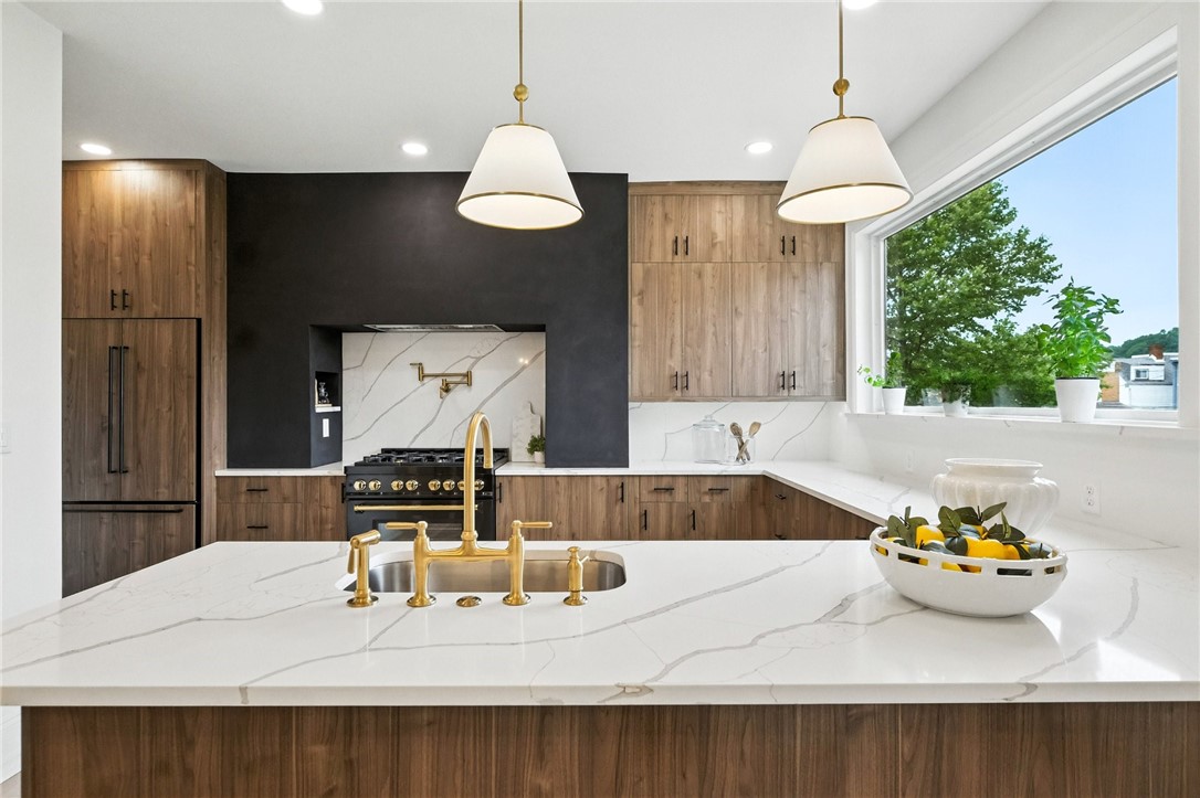 605 N Beatty