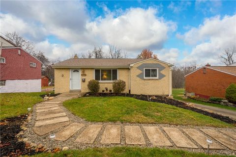 Photo of 1731 Hollyrood Rd, Pittsburgh, PA 15227 (MLS # 1731646)