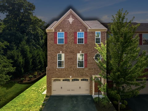 Photo of 2405 Pointe View Dr, Mars, PA 16046 (MLS # 1763741)