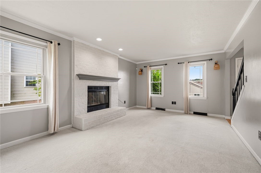 333 Warrick Dr