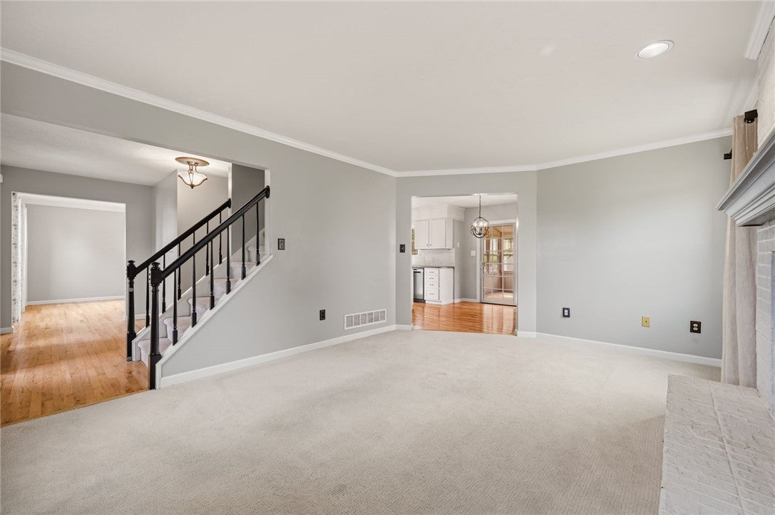 333 Warrick Dr
