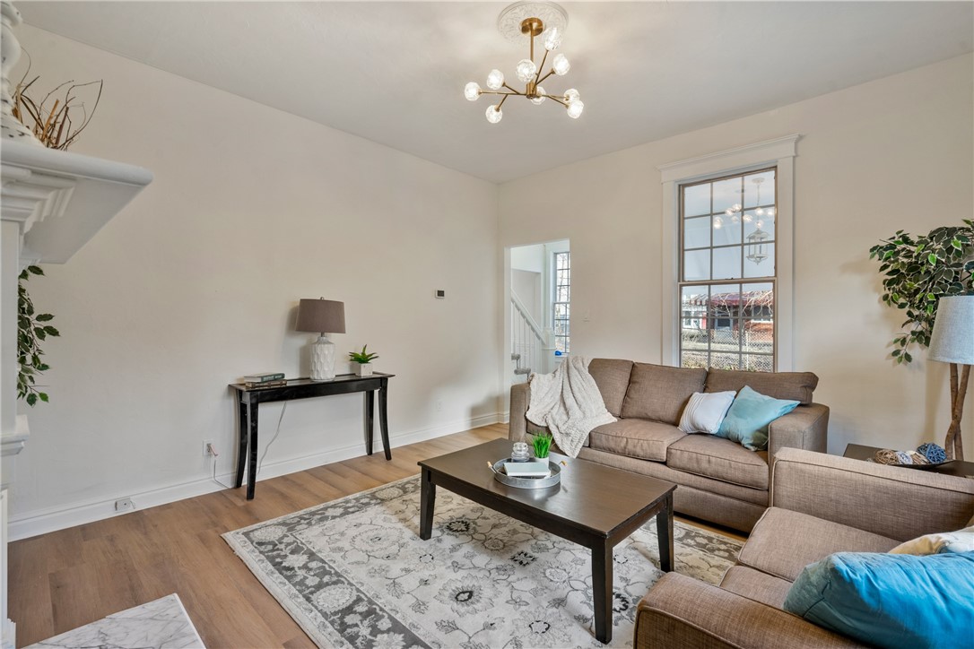 516 Division Av