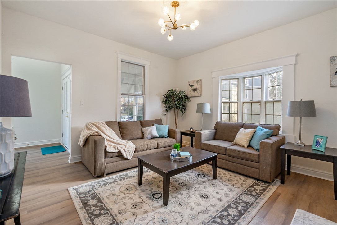 516 Division Av