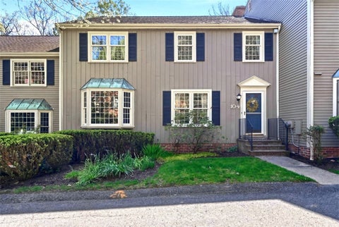 Photo of 104 Saybrook Harbor, Bradfordwoods, PA 15015 (MLS # 1762496)