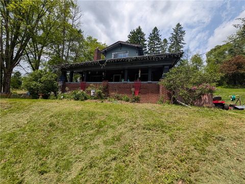 Homes For Sale - 4721 Lebanon Church Rd Rd<br/> West Mifflin, PA 15122