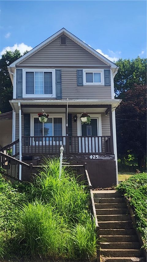 Homes For Sale - 425 Summit Ave Ave<br/> Ellwood City, PA 16117
