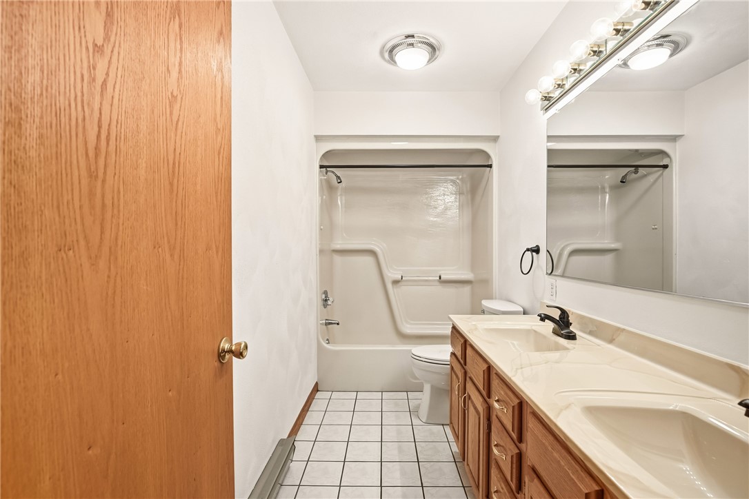 Johnstown, Pennsylvania 15909, United States, 3 Bedrooms Bedrooms, ,4 BathroomsBathrooms,Residential,Active,253105