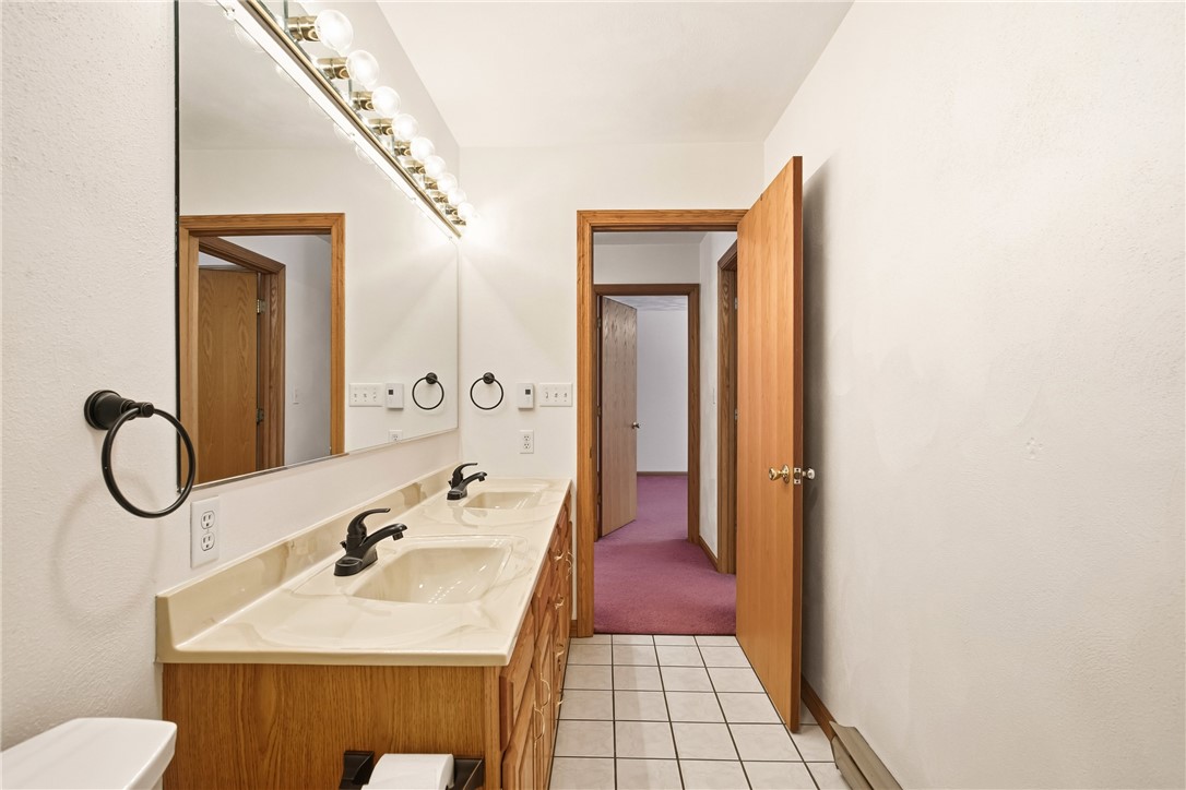 Johnstown, Pennsylvania 15909, United States, 3 Bedrooms Bedrooms, ,4 BathroomsBathrooms,Residential,Active,253105