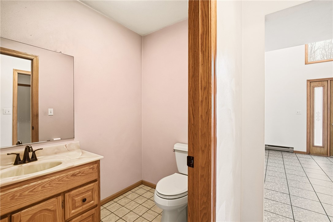 Johnstown, Pennsylvania 15909, United States, 3 Bedrooms Bedrooms, ,4 BathroomsBathrooms,Residential,Active,253105