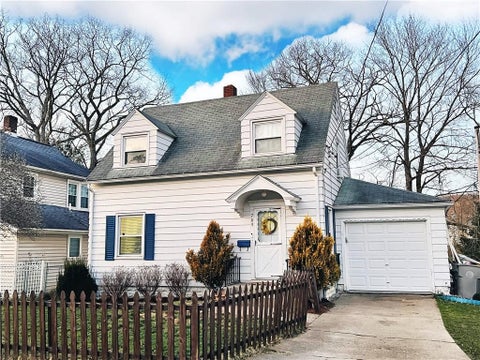 Photo for 709 Walnut St