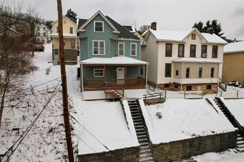 Photo of 424 W 7th Ave, Tarentum, PA 15084 (MLS # 1733659)
