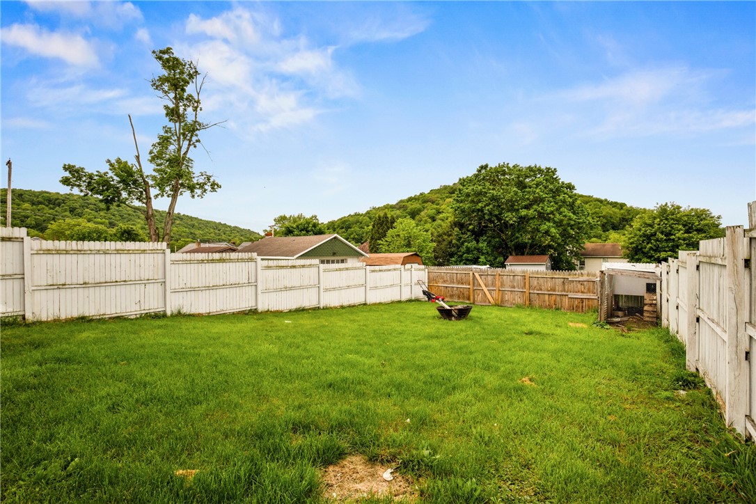 Hooversville, Pennsylvania 15936, United States, 4 Bedrooms Bedrooms, ,2 BathroomsBathrooms,Residential,Contingent,140949