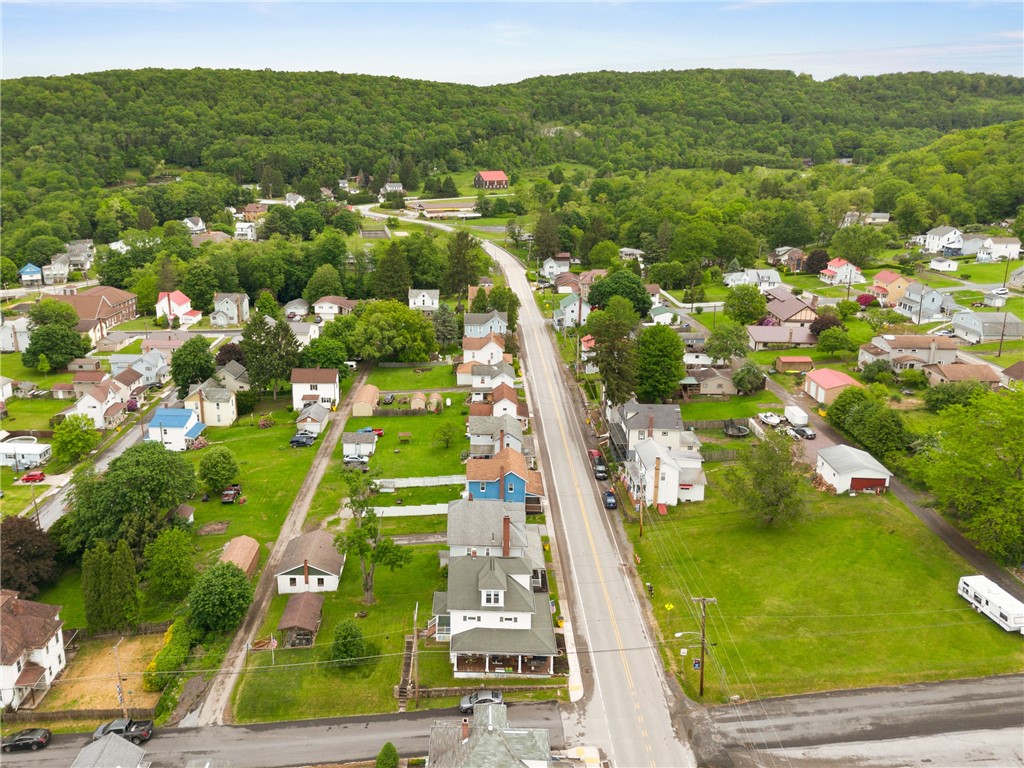 Hooversville, Pennsylvania 15936, United States, 4 Bedrooms Bedrooms, ,2 BathroomsBathrooms,Residential,Contingent,140949