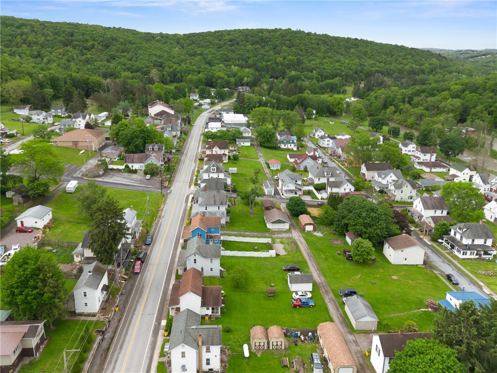 Hooversville, Pennsylvania 15936, United States, 4 Bedrooms Bedrooms, ,2 BathroomsBathrooms,Residential,Contingent,140949