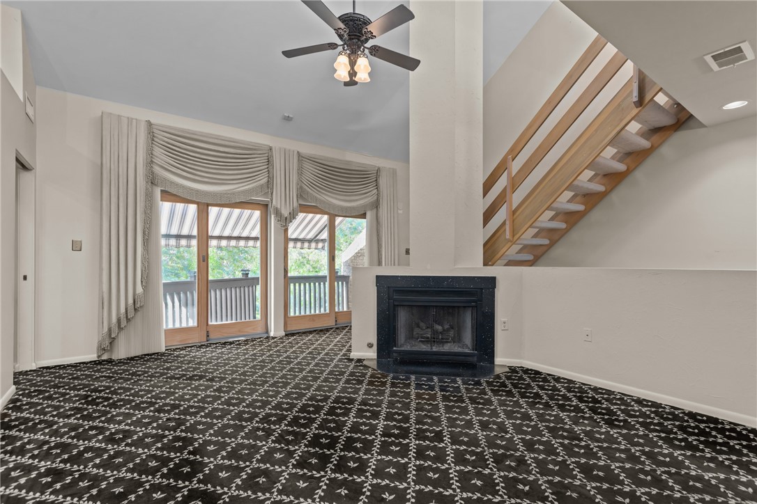 2811 Leona Ln