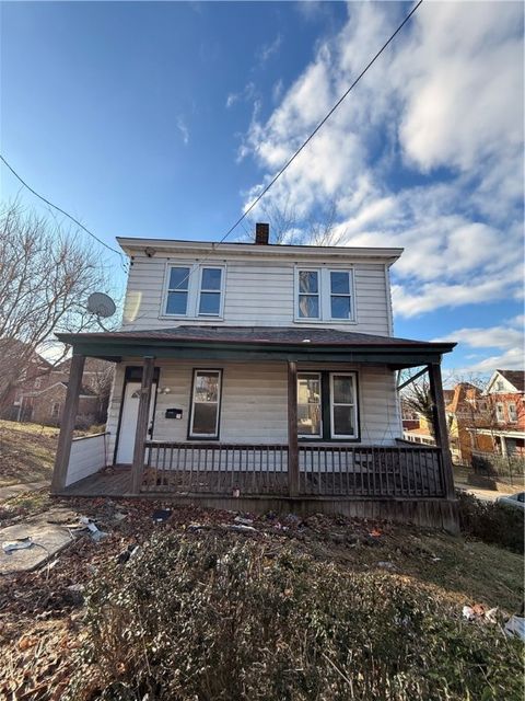 Photo of 27 Grape St, Pittsburgh, PA 15210 (MLS # 1733469)