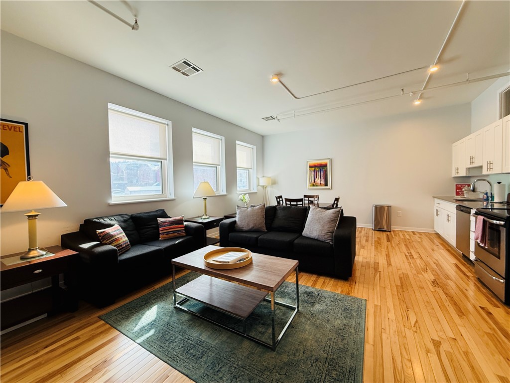 Lawrenceville, Pennsylvania 15201, United States, 2 Bedrooms Bedrooms, ,2 BathroomsBathrooms,Residential,Active,16977