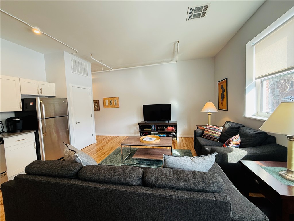 Lawrenceville, Pennsylvania 15201, United States, 2 Bedrooms Bedrooms, ,2 BathroomsBathrooms,Residential,Active,16977