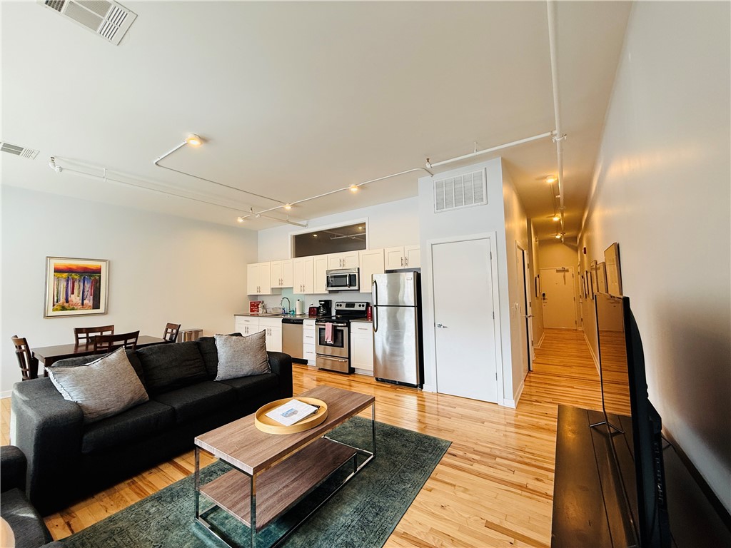 Lawrenceville, Pennsylvania 15201, United States, 2 Bedrooms Bedrooms, ,2 BathroomsBathrooms,Residential,Active,16977