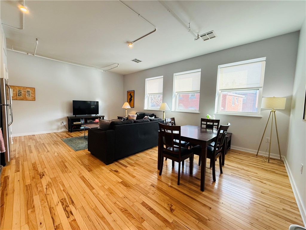 Lawrenceville, Pennsylvania 15201, United States, 2 Bedrooms Bedrooms, ,2 BathroomsBathrooms,Residential,Active,16977