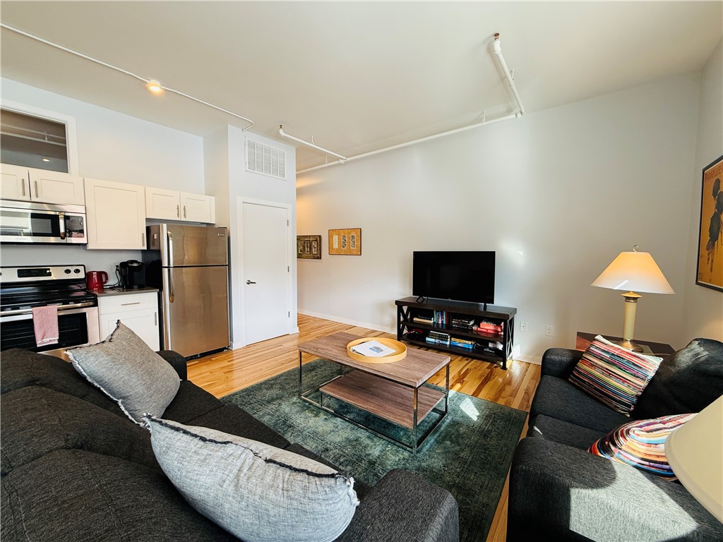 Lawrenceville, Pennsylvania 15201, United States, 2 Bedrooms Bedrooms, ,2 BathroomsBathrooms,Residential,Active,16977