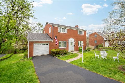 Photo of 332 Long Dr, Pittsburgh, PA 15241 (MLS # 1749554)